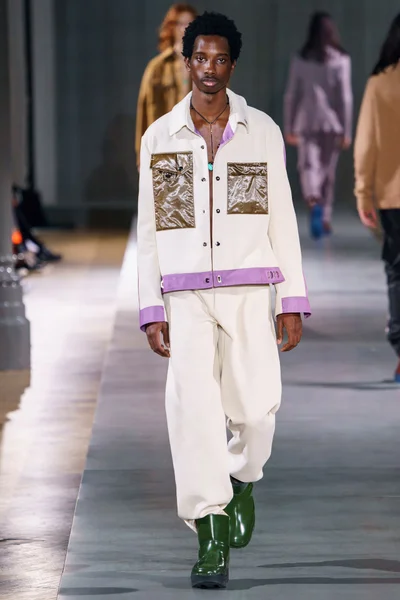 Look 24